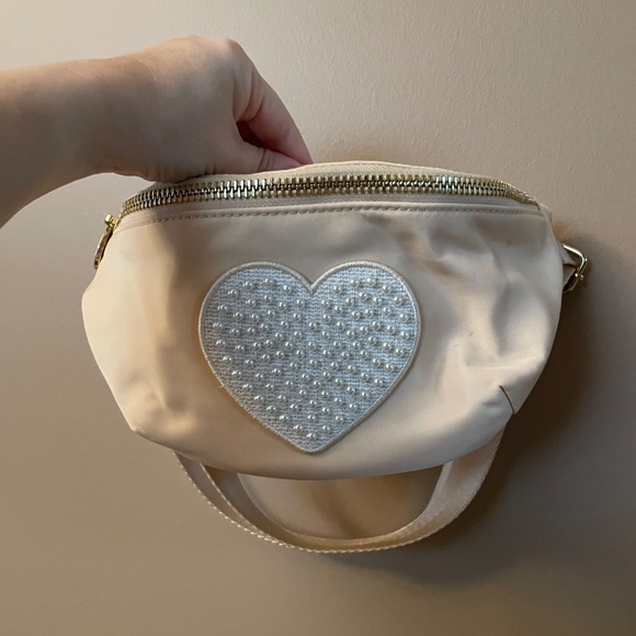 Stoney Clover Lane Classic Sand Fanny with Pearl Heart patch - Picture 2 of 4
